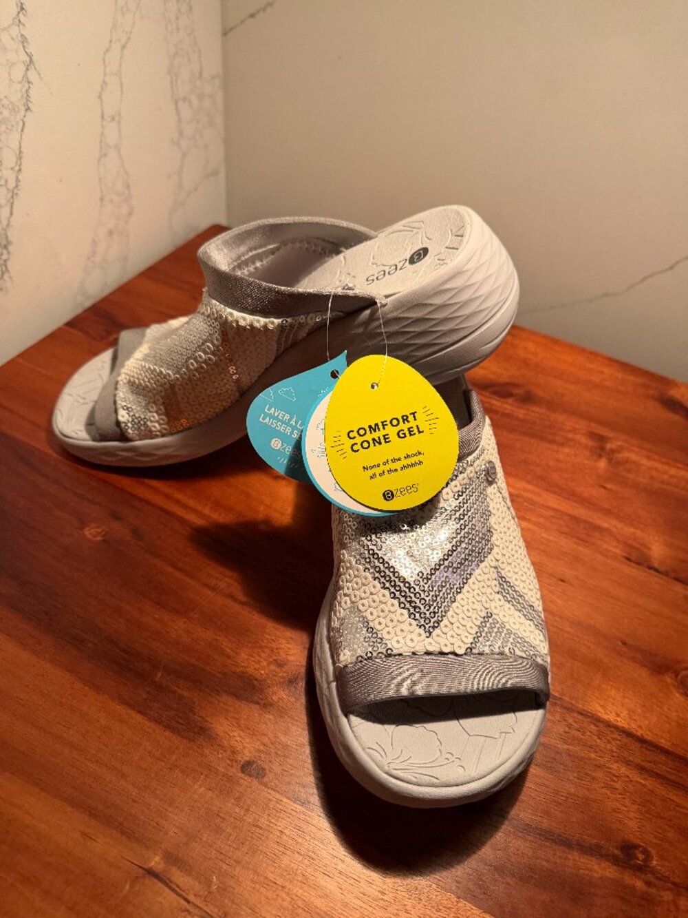 Brand New w/Tags LifeStride BZees Size 8.5W Slides Silver & White